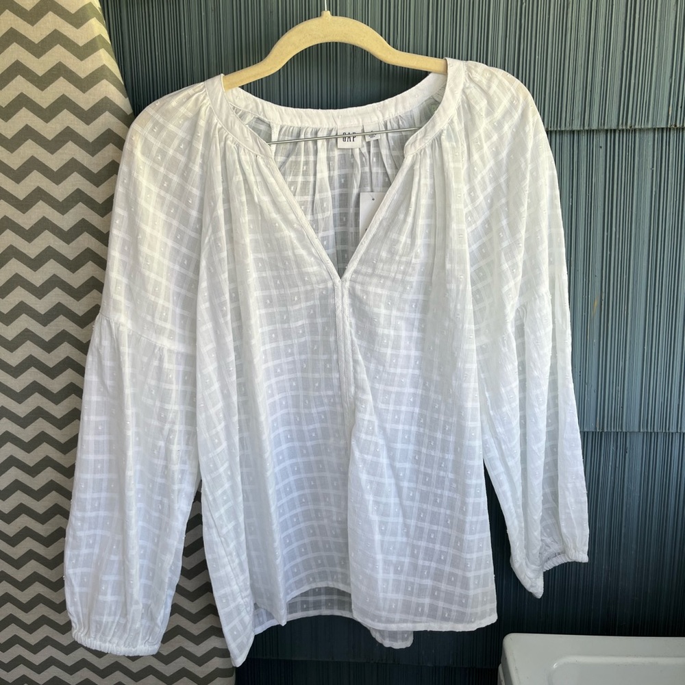 Medium White Gap Blouse